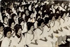 抗日战争期间，日本女人前线慰问日军老照片，其中不乏演员明星图片