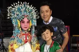 “师奶杀手”蔡国庆，两任女友都是老外，最后被本国姑娘“降伏”图片