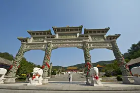 汉白玉石雕大象现身于青岛菩提寺图片