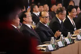 李嘉诚亲自辟谣，投资英国亏损千亿？真实数据曝光了图片
