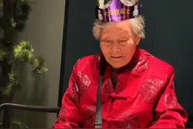 潮流不分年龄！王子文为外婆庆生，91岁老人家戴墨镜又潮又可爱图片