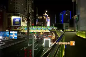 夜春城新网红打卡点“巨型甜甜圈”图片