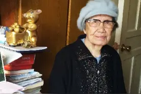 1981年，一老妇无钱看病，报出父亲名字后，多位将军亲自探望图片