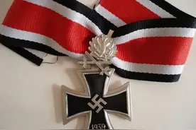 二战德国独特的近战勋章：获得标准极为苛刻，希特勒高度重视图片