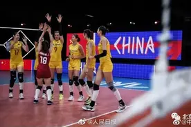 中国女排七连胜！朱婷眼睛被球打红，这句话让人心疼图片