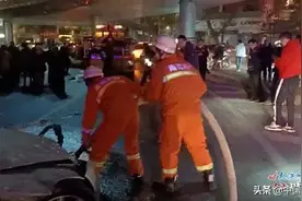 1死3伤！南昌老福山立交又现小车坠桥图片