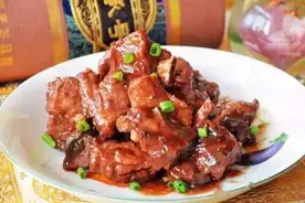 美食分享：啤酒烧排骨、普洱茶炖排骨、腐乳烧排骨的做法图片