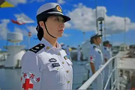 剧本反转！造谣者被打脸，美军只有2艘医院船，中国海军却有12艘图片