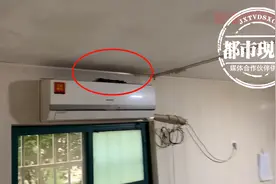 惊！空调上面藏着一条大蛇，吓得他们不敢进屋图片
