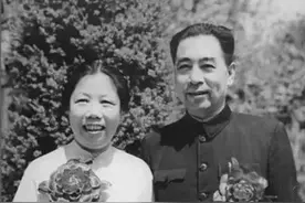“望你珍摄，吻你万千！”周恩来一生写给邓颖超74封情书，没有一句“我爱你”却经典传世图片