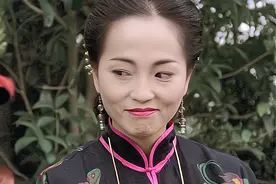 《九品芝麻官》搞笑细节：石榴姐肚子里的孩子是谁的？图片