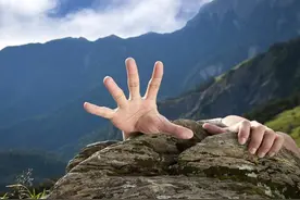 假期准备登高山？爬山前需要做好这些事前准备图片