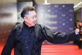 郭德纲和主流曲协主席的拥抱，背后又是于谦大爷的长袖善舞？图片