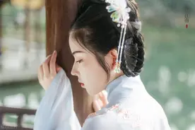 故事：已有心上人的侯爷拒绝圣旨赐婚，可见未婚妻一面他赶着成亲图片