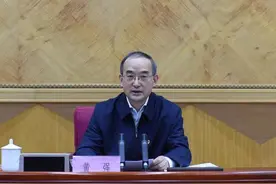 黄强入川，曾组织领导“飞豹”飞机参加国庆阅兵图片
