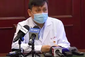 年收入184万，网友喷张文宏收入太高，英雄就该无私奉献？图片