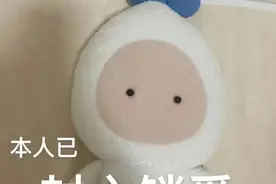 吃货能有多拼？硬生生地把螃蟹熬死了也太搞笑了吧，哈哈图片