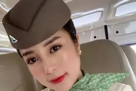 为什么很多空姐不穿裤子？只穿短裙＋丝袜，退役空姐道出了实情！图片