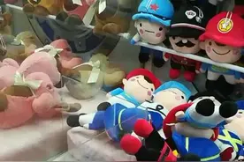 抓娃娃需要哪几个步骤来夹娃娃，如何抓住时机图片