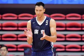 当年易建联“KTV门”事件，多亏有篮协保护，职业生涯才这么顺利图片