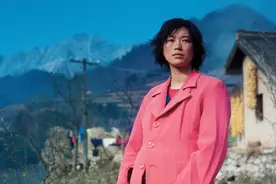 被拐女大学生逃跑，老人劝她嫁谁不是嫁，《盲山》盲了多少人性？图片
