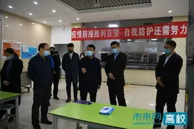 山西大学党委书记调研附中高三年级开学情况图片