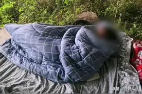 卷铺盖睡桥下竟是为了打王者荣耀？江苏男子火了，曾喊话民警：敢打扰我玩游戏我就打人图片