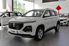 7.08万起买7座SUV，省钱省心可以全家出行，实拍宝骏530图片