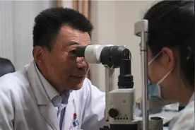 河南知名眼科专家谢冰：从军医到“民医”变的是称呼 不变的是医者仁心图片