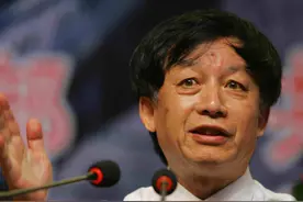 易中天讲曹操时为何说：但凡小时候老实的孩子，长大后都没出息？图片