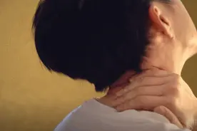 你的脖子还好吗？睡觉就能养护颈部，按摩牵引枕了解下图片