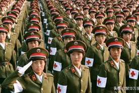 1979年，中国下辖了9个坦克师，一个师拥有多少人和坦克？图片