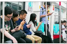 消失的老铁，打折的股价，快手“未富先衰”了吗？图片
