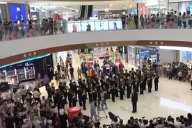 燃！“快闪”现场：火箭军来了！图片