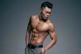 金曲歌王李玖哲晒出近照，从路人甲变成肌肉型男，还拥有6块腹肌图片