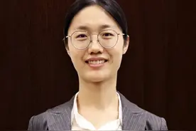 老杜新聘律师发的小作文，通篇都是错误百出，网友：这是有意的吗图片