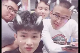 给世界一个微笑，艺人刘德华的一段话，让我们觉悟。图片
