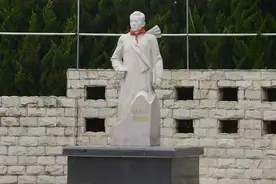 听奶奶讲过去的故事，让她和一座雕塑成了亲戚图片