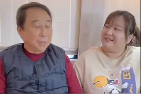 冯巩贾玲罕同框！亲密互动破不和传闻，后者曾被指走红后忘恩负义图片