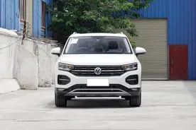 德系的中型SUV，配2.0T价格实惠，3年卖出45万台，带你看大众探岳图片