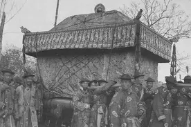 荷兰人拍摄的慈禧太后葬礼：远超皇帝规格，“阴兵阴将”开道图片