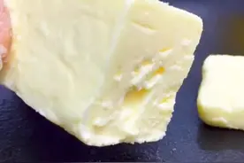 纯手工自制黄油，做法简单详细易操作，蛋糕、饼干、面包都能用图片