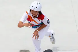 13岁330天！这个日本小姑娘奥运夺冠年纪比当年伏明霞还小图片