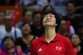 与安家杰无关，中国女排主帅郎平正式回应为何带王梦洁放弃林莉图片
