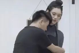 何猷君上演撒娇男人最好命，奚梦瑶尴尬得快装不下去了...图片