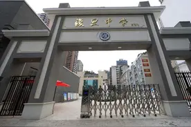 中学开始住校，是很多家庭的无奈之选！重庆23所中学宿舍条件对比图片