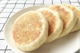 教你秘制油酥火烧的方法，外皮酥脆，内里松软，看一遍你也会做视频封面