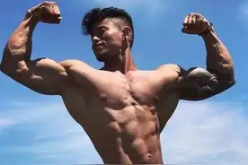 胸部训练不只有卧推：六步做好上斜绳索夹胸，提升胸肌上侧饱满度图片