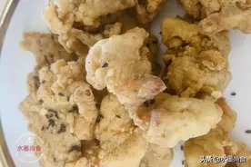 外酥里嫩金黄炸鸡，咬一口肉嫩多汁，在家也可以做出不一般的味道图片