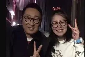 林永健家人合照曝光，隐瞒了16年的老婆，竟是最美军花。图片